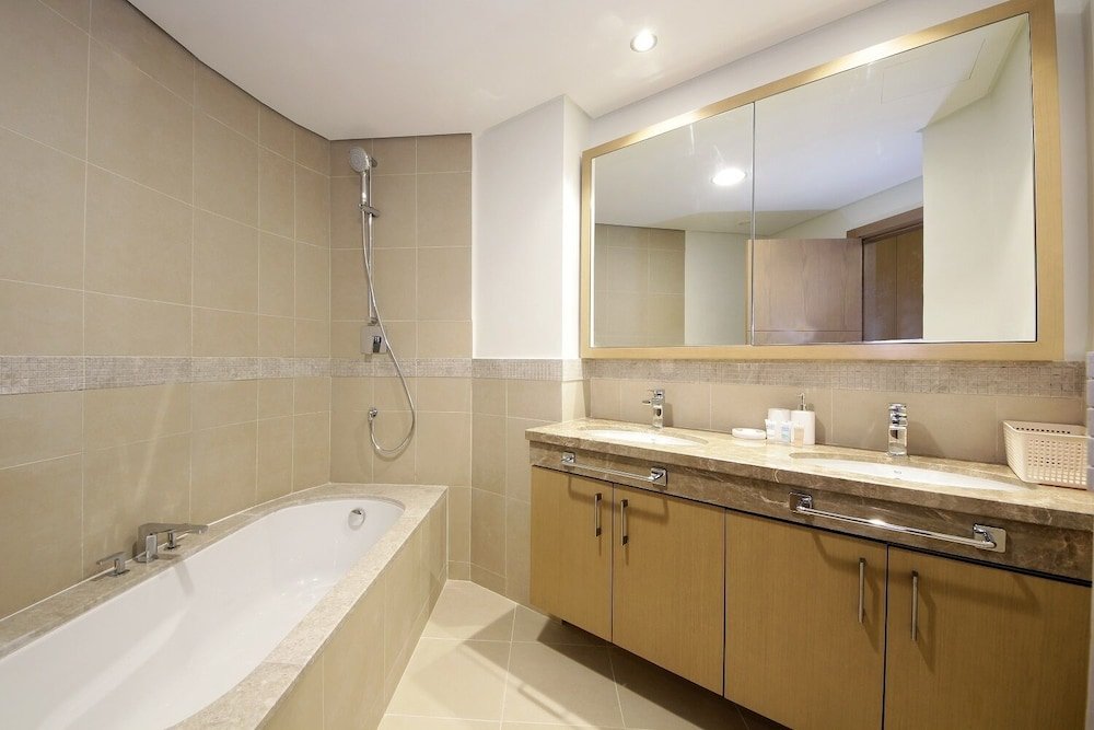 Дубай: New Arabian Holiday Homes - Burj Vista