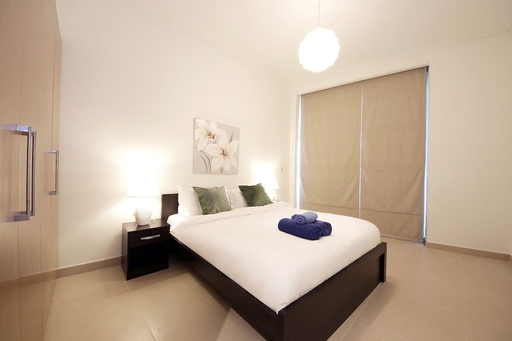 Дубай: New Arabian Holiday Homes - Burj Vista