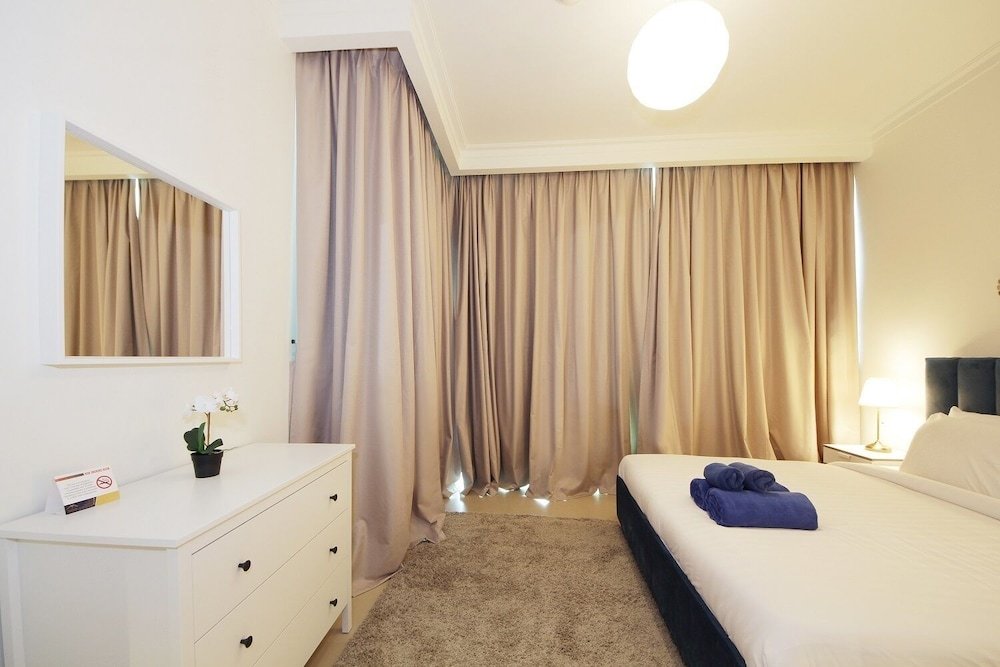Дубай: New Arabian Holiday Homes - Burj Vista