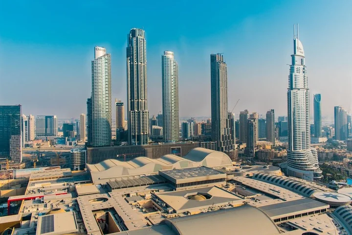 Дубай: Edens Dubai Address Dubai Mall