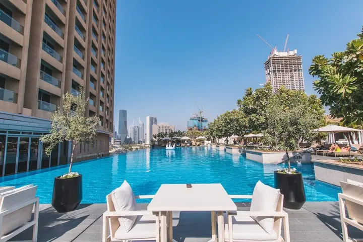 Дубай: Edens Dubai Address Dubai Mall