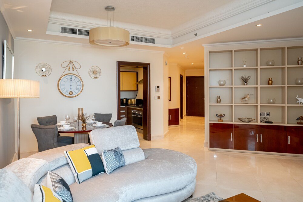 Дубай: Luton Vacation Homes Grandeur Residence