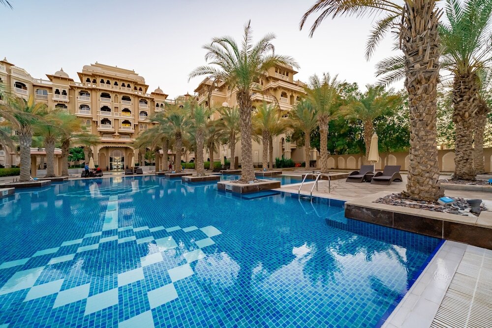 Дубай: Luton Vacation Homes Grandeur Residence