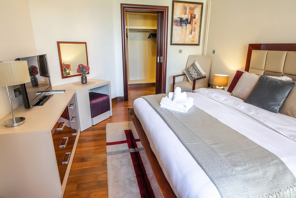 Дубай: Luton Vacation Homes Grandeur Residence