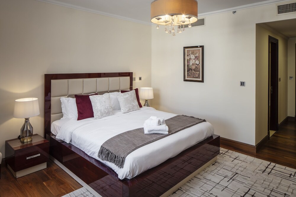 Дубай: Luton Vacation Homes Grandeur Residence