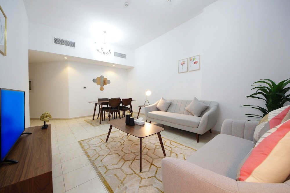 Дубай: Signature Holiday Homes - Al Fahad Dubai