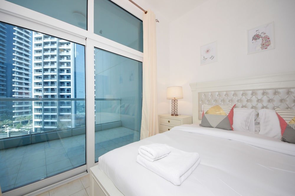 Дубай: Signature Holiday Homes - Al Fahad Dubai