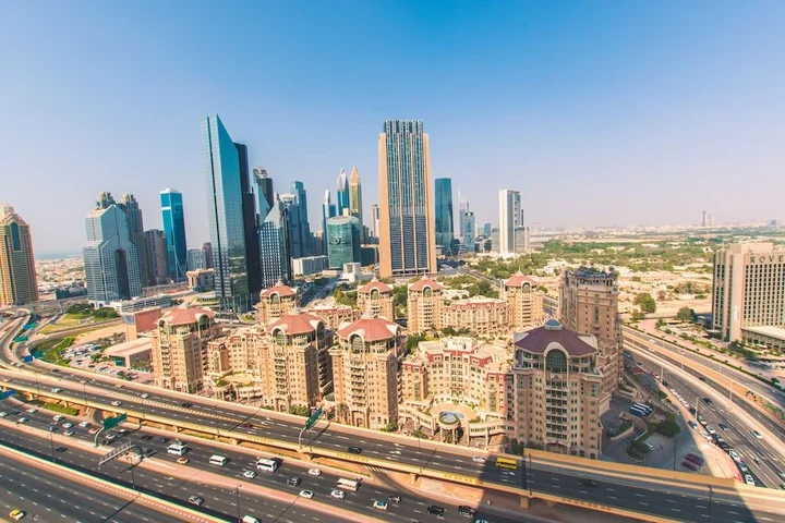 Дубай: Edens Dubai Address Blvd