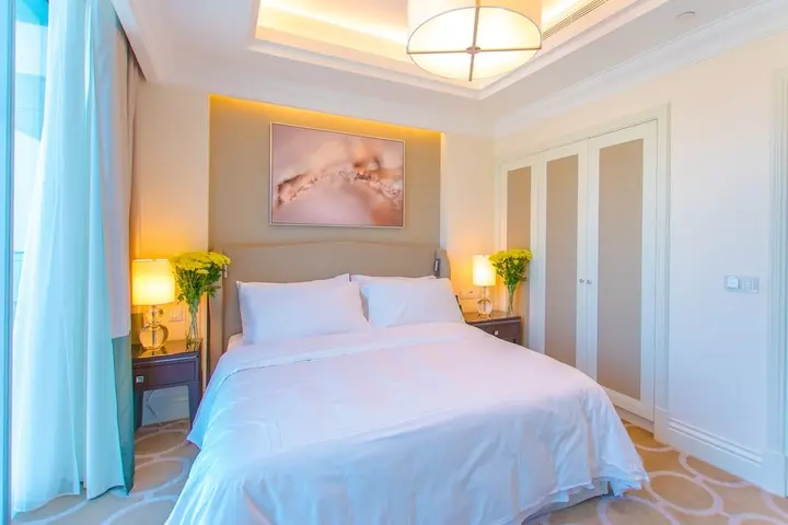 Дубай: Edens Dubai Address Blvd