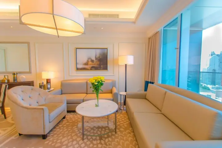 Дубай: Edens Dubai Address Blvd