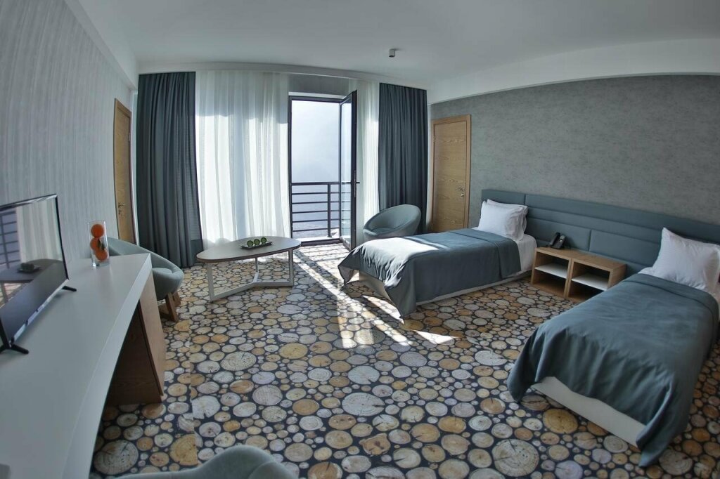 Гах: Yurd Hotel