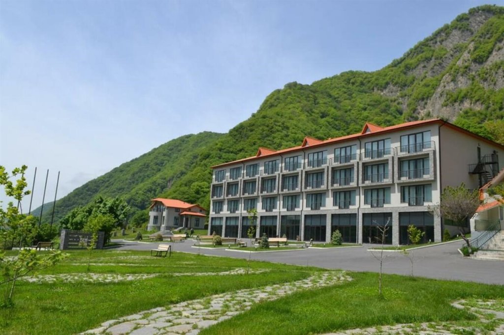 Гах: Yurd Hotel