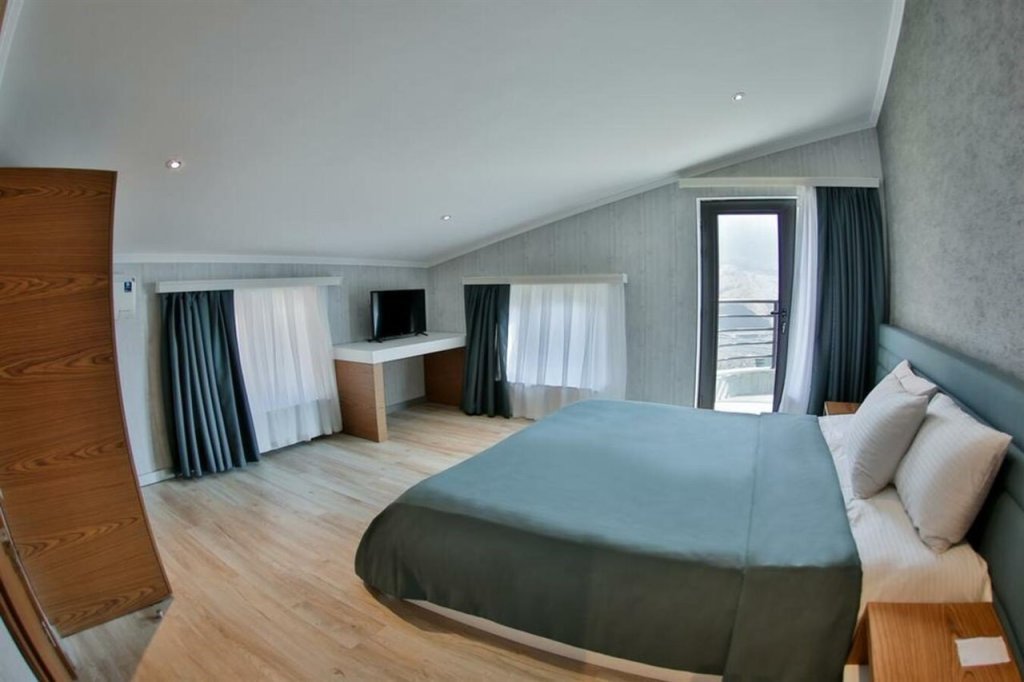Гах: Yurd Hotel