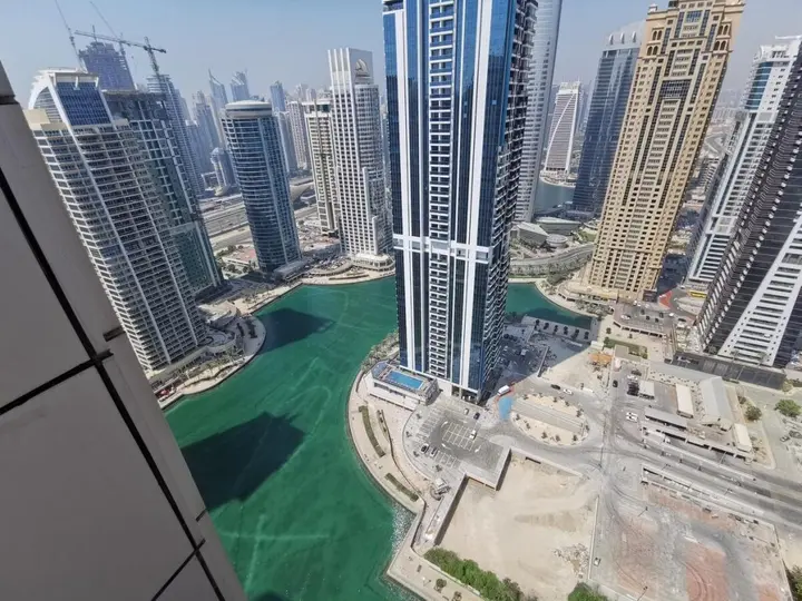 Дубай: Jumeirah Lake Towers Preatoni Apartments