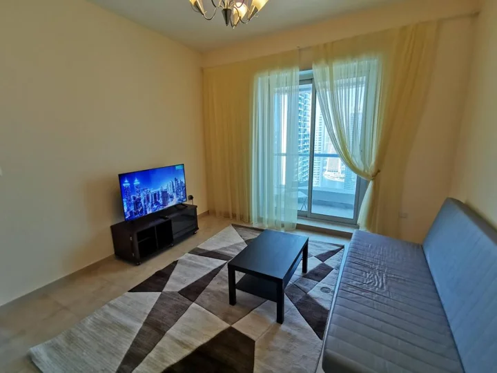 Дубай: Jumeirah Lake Towers Preatoni Apartments