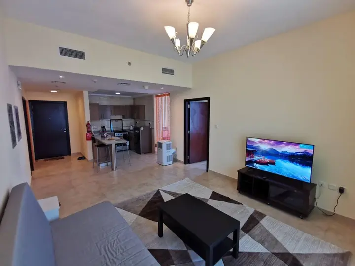 Дубай: Jumeirah Lake Towers Preatoni Apartments