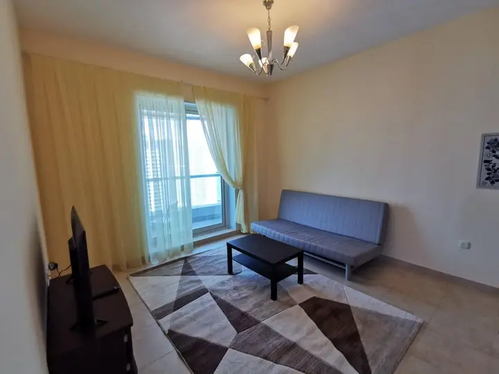 Дубай: Jumeirah Lake Towers Preatoni Apartments