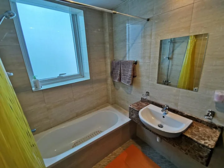 Дубай: Jumeirah Lake Towers Preatoni Apartments