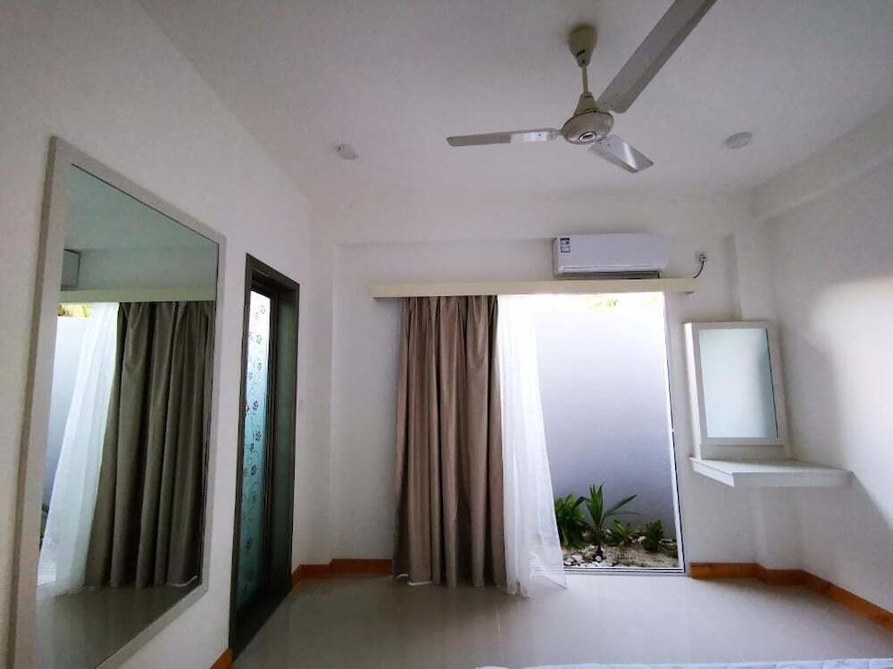 Атолл Адду: Отель Xen Midu Hotel Addu City Maldives	