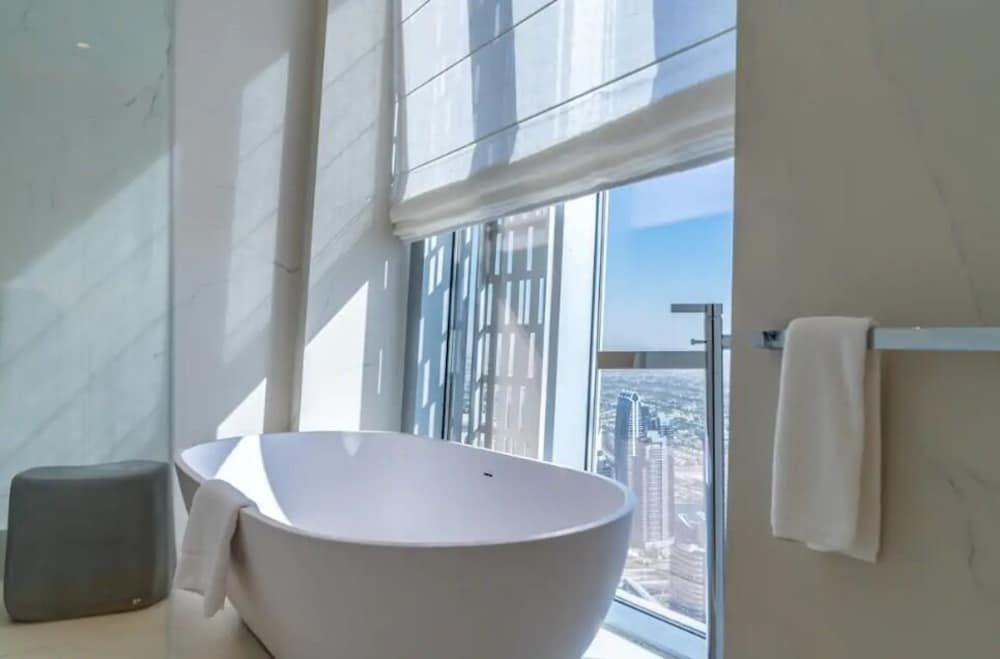 Дубай: Penthouse Stunning Views Cayan Tower
