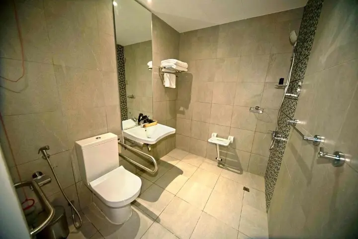 Дубай: Kingsgate Canal Hotel