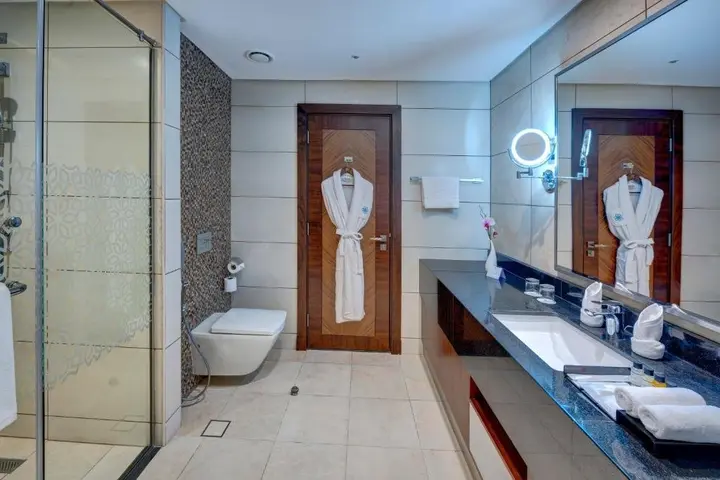 Дубай: Royal Continental Suites Business Bay - Deluxe Apartments