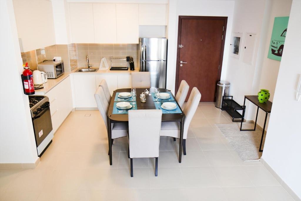 Дубай: 1 Bedroom Apartment In Hayat Boulevard