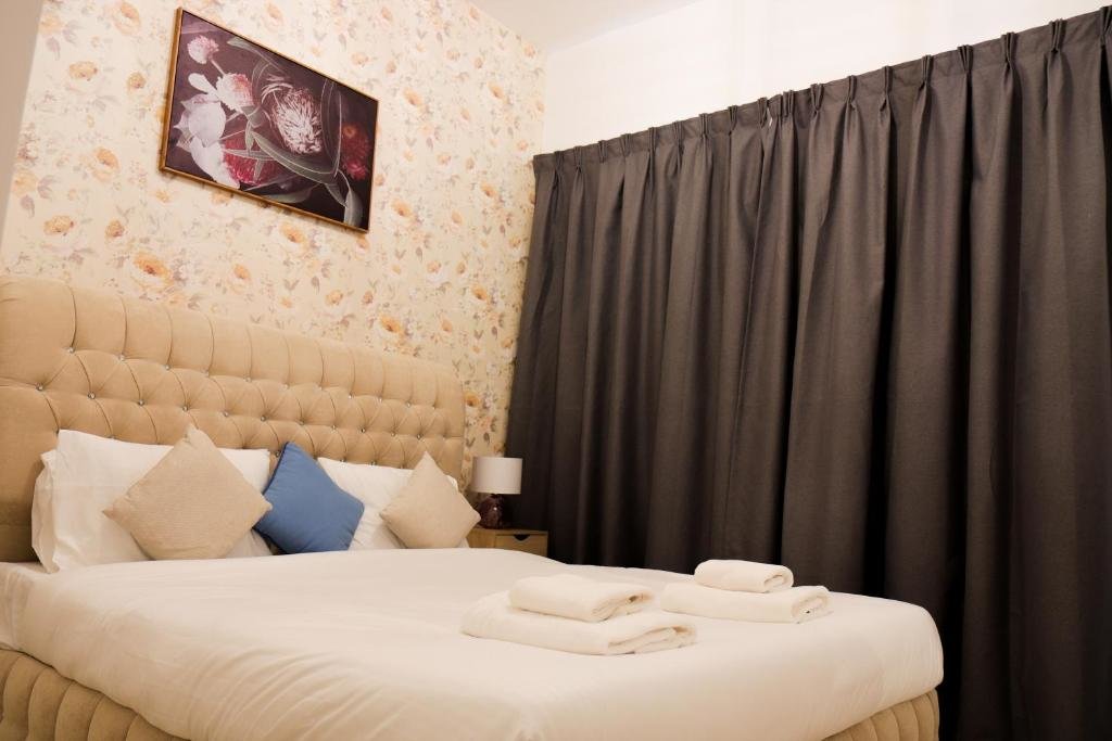 Дубай: 1 Bedroom Apartment In Hayat Boulevard
