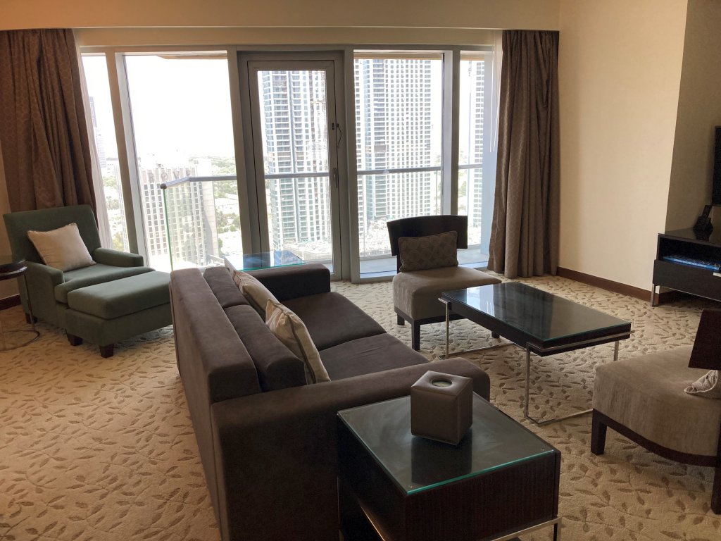Дубай: Luxury stay at Fashion Avenue Dubai Mall Residence