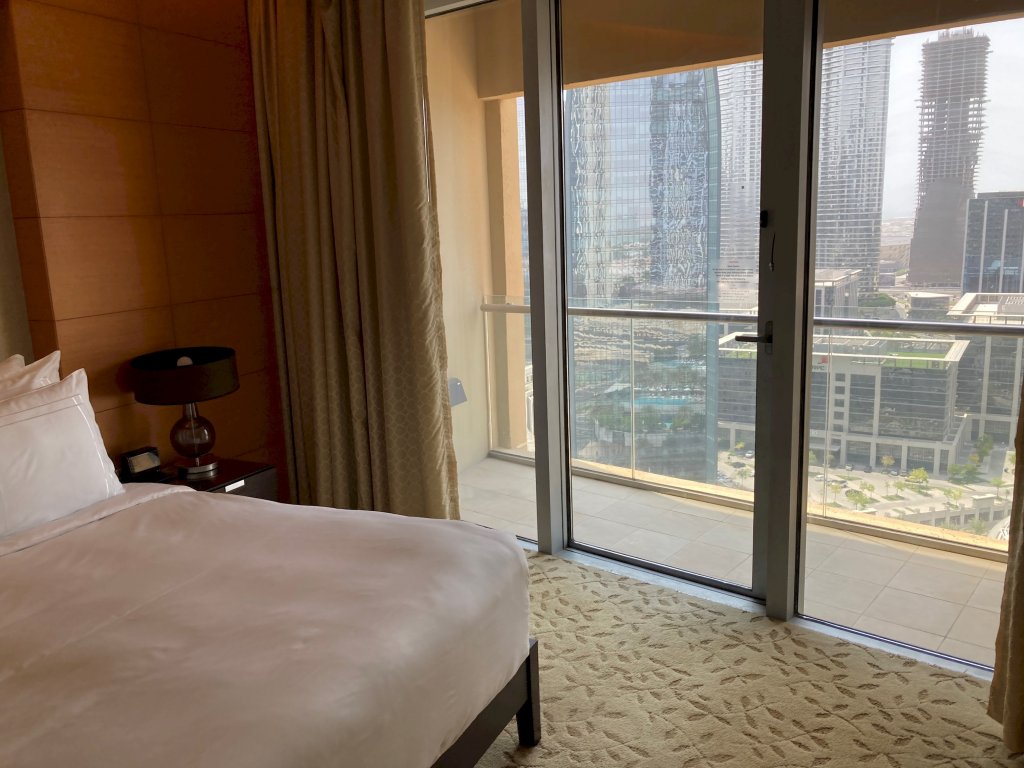Дубай: Luxury stay at Fashion Avenue Dubai Mall Residence