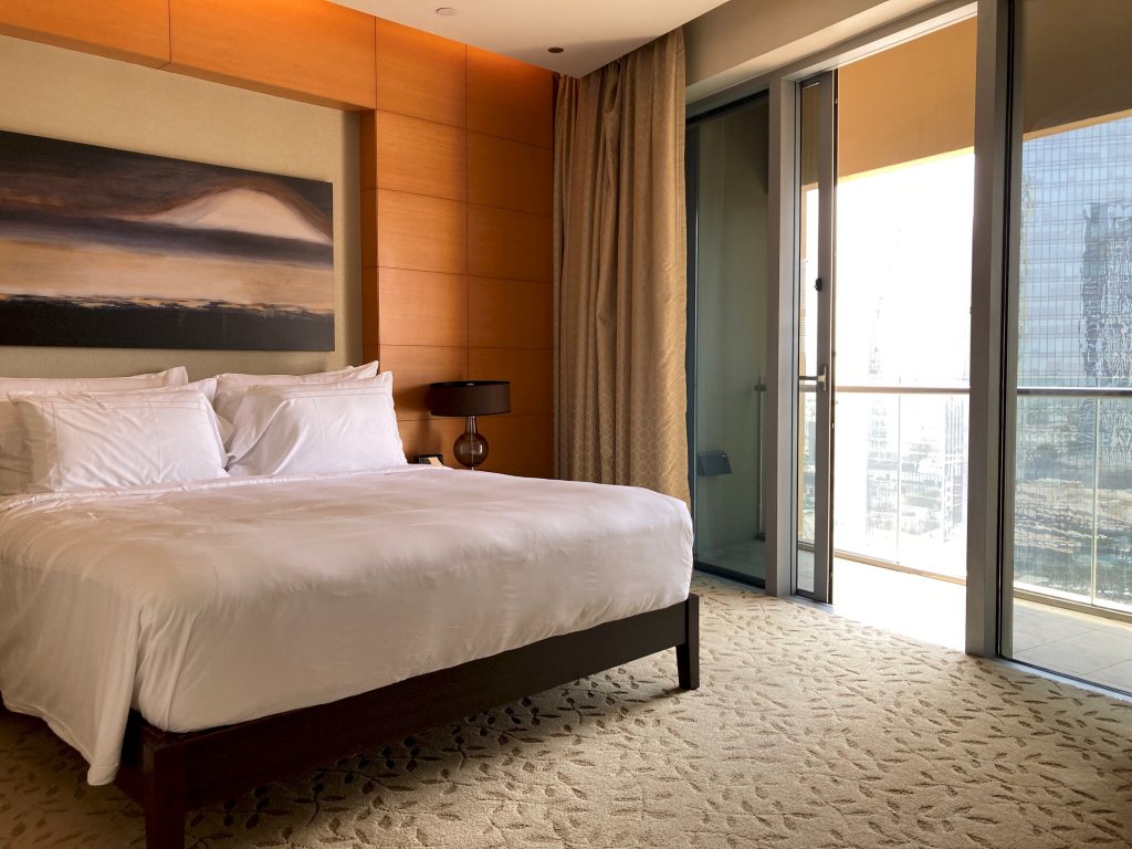 Дубай: Luxury stay at Fashion Avenue Dubai Mall Residence