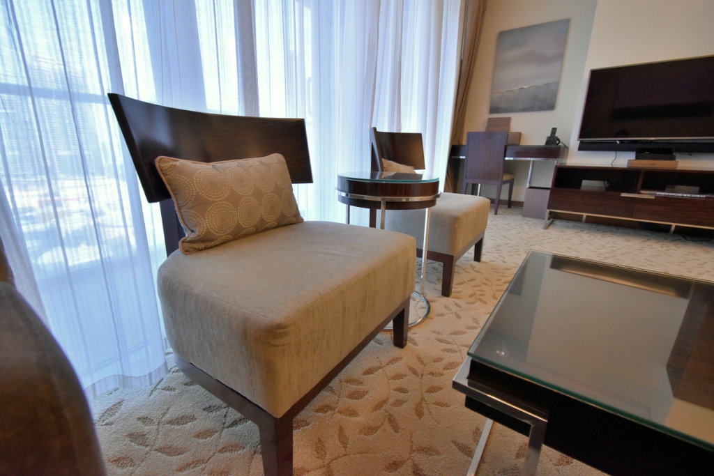 Дубай: Luxury 1 bedroom at Fashion Avenue Dubai Mall Residences