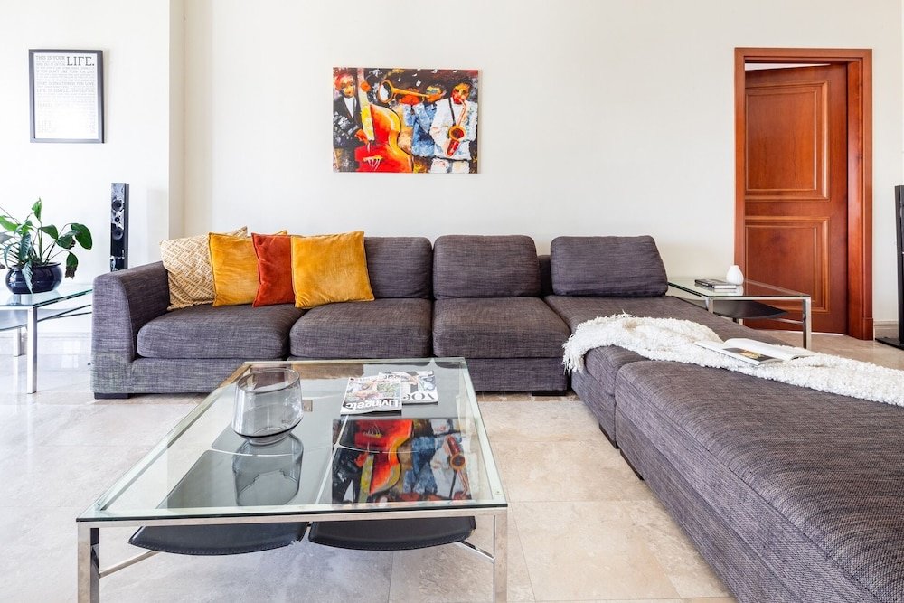 Дубай: Deluxe 1BR in Fairmont South W/ Huge Balcony & Beach Club Membership!