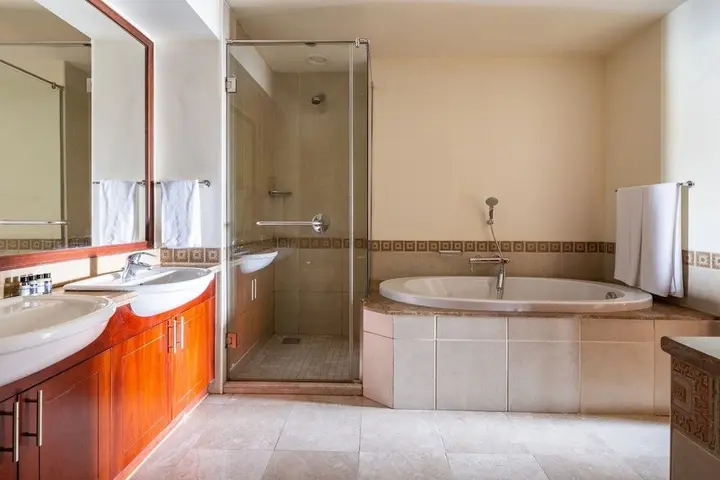 Дубай: Deluxe 1BR in Fairmont South W/ Huge Balcony & Beach Club Membership!