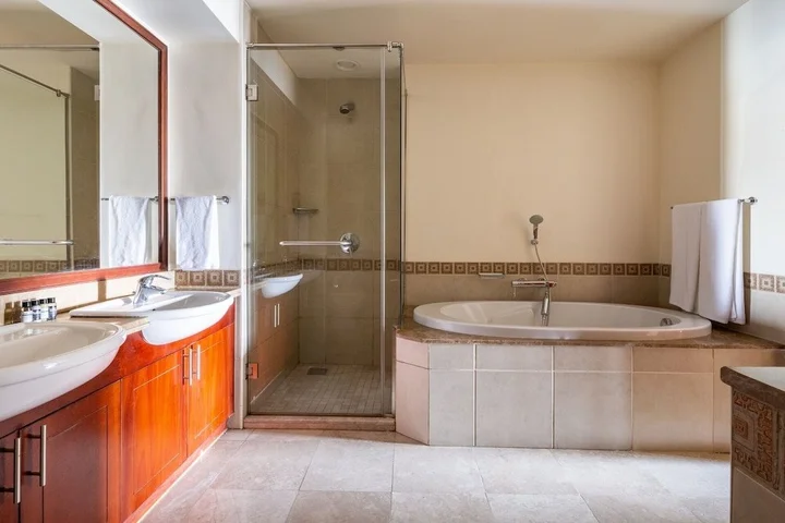 Дубай: Deluxe 1BR in Fairmont South W/ Huge Balcony & Beach Club Membership!