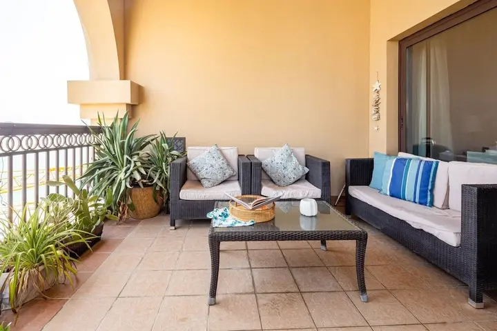 Дубай: Deluxe 1BR in Fairmont South W/ Huge Balcony & Beach Club Membership!