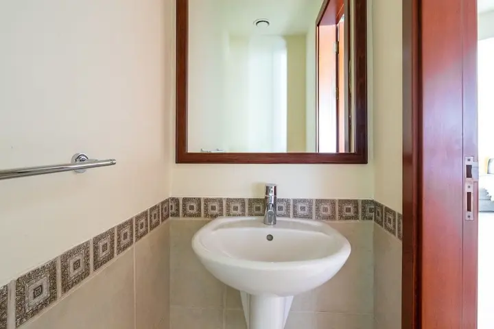 Дубай: Deluxe 1BR in Fairmont South W/ Huge Balcony & Beach Club Membership!