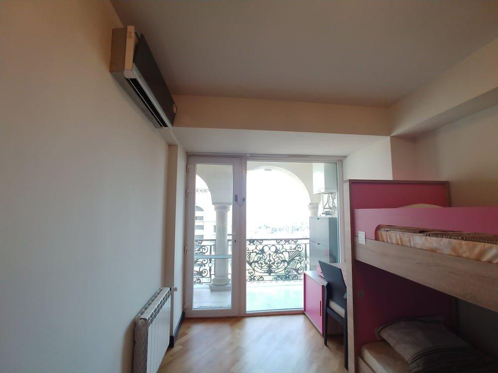 Баку: Apartment with Caspian Sea and F1 view