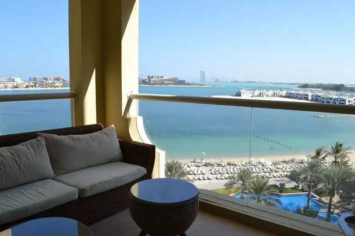 Дубай: Entire 1 Bedroom Apartment in the Prestigious Palk Jumeirah - NBT