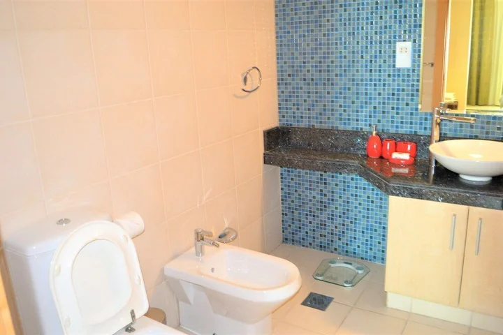 Дубай: Entire 1 Bedroom Apartment in the Prestigious Palk Jumeirah - NBT