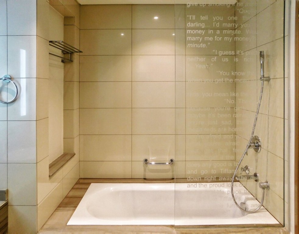 Дубай: Luton Vacation Damac Paramount Tower