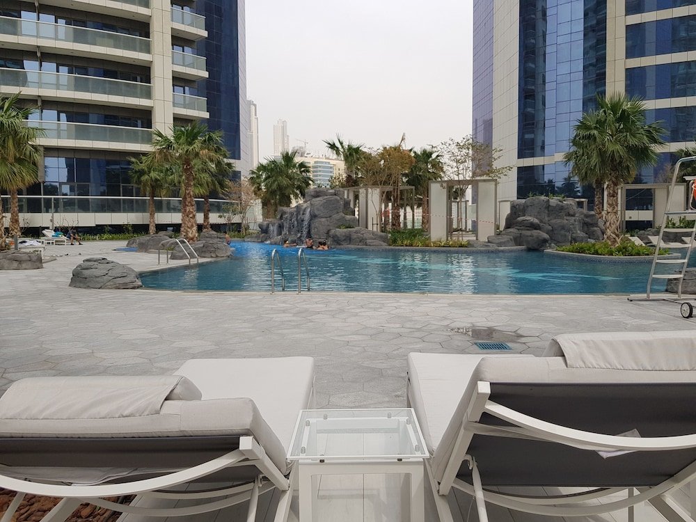Дубай: Luton Vacation Damac Paramount Tower
