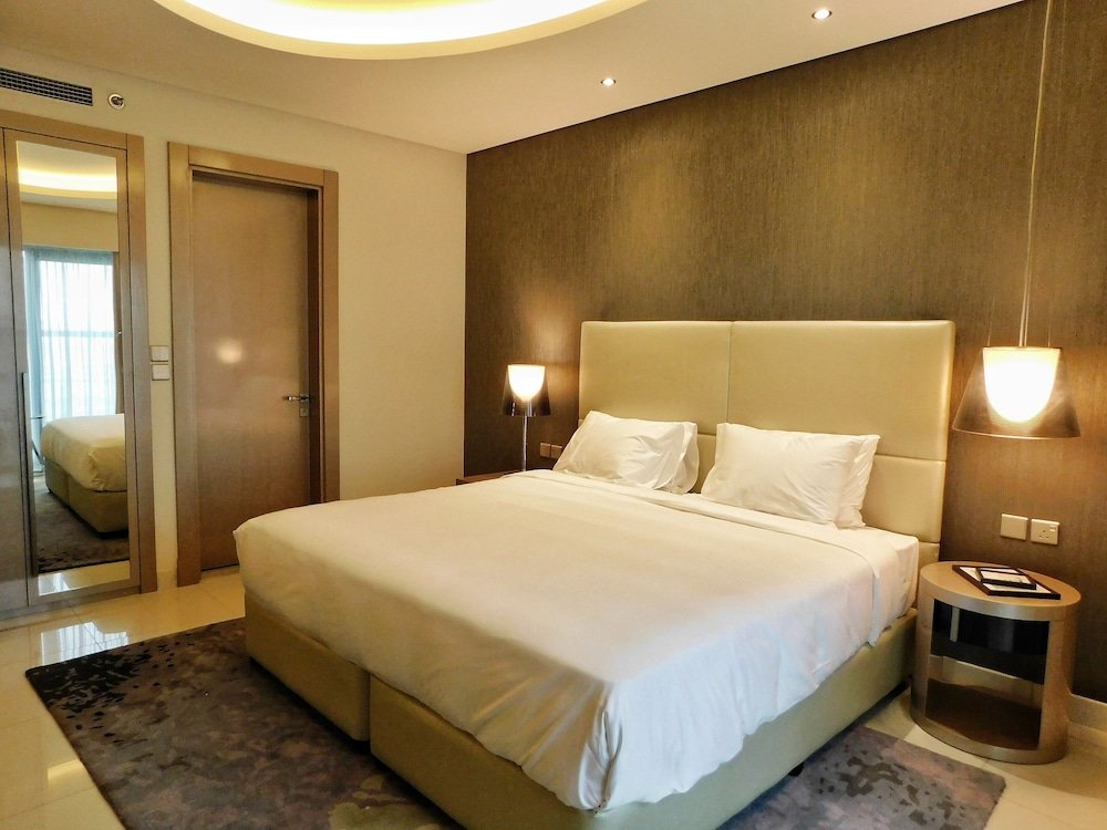 Дубай: Luton Vacation Damac Paramount Tower