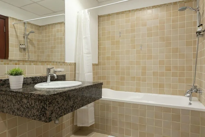 Дубай: Homely Apt Steps Away To the Beach, Jbr