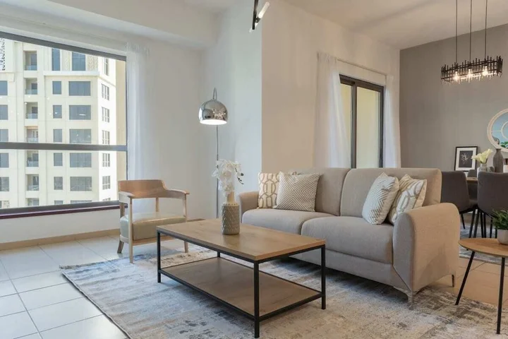 Дубай: Homely Apt Steps Away To the Beach, Jbr