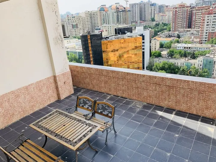 Баку: Sea View Apartment With Terrace