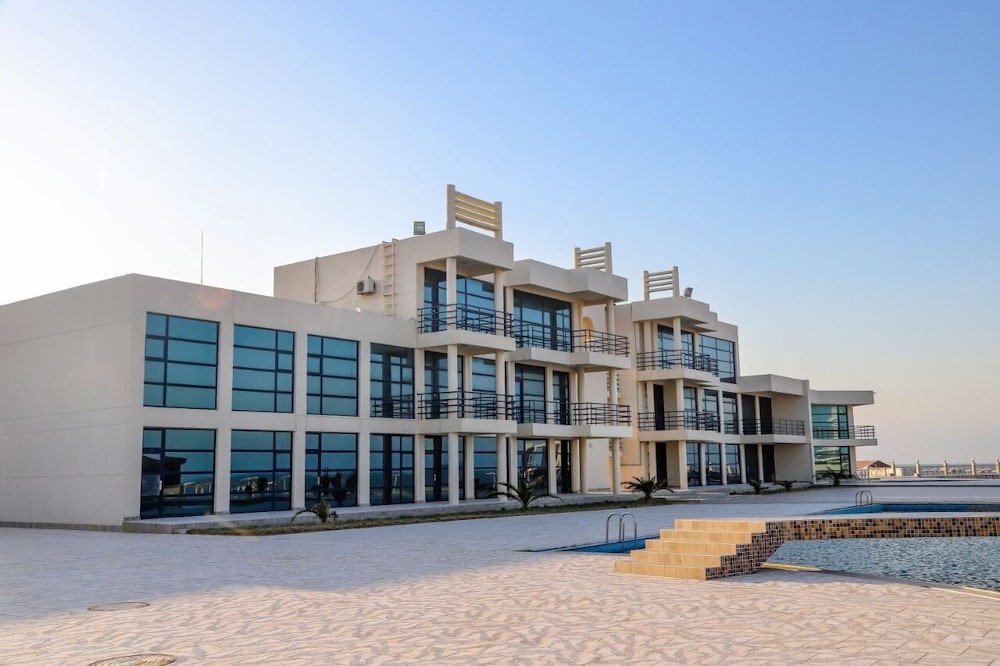 Баку: Kaspi Beach Resort