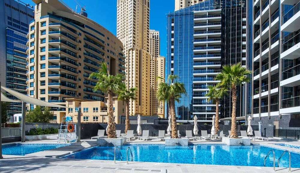 Дубай: Pelican Stay - Full Marina and Pool View