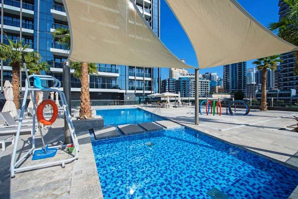 Дубай: Pelican Stay - Full Marina and Pool View
