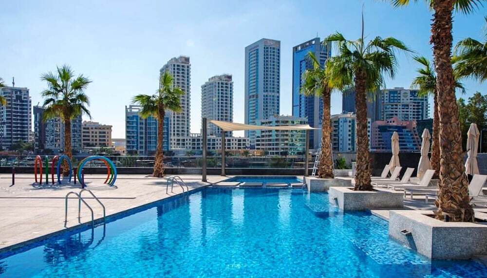 Дубай: Pelican Stay - Full Marina and Pool View
